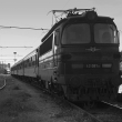 Vzácný snímek se podařilo pořídit 12.7.2009 na nádraží ve Varně, kde právě zastavila laminátka řady 42 BDŽ, poslední provozní stroj této řady!
