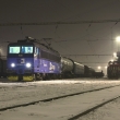Modré studené ráno 15.1.2010 v podání vlaku 61300 s loko 163 023 ČD Cargo.